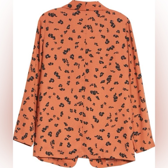 NWT Nordstrom Leith Floral Print Blazer in a rust/orange and black
Size Medium - Picture 2 of 10